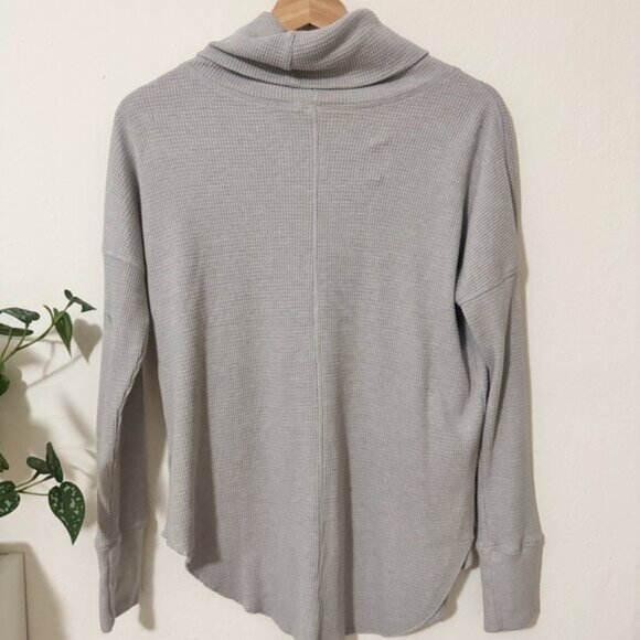 ✨ Aritzia Waffle Knit Cowl Neck Top ✨ - Picture 2 of 5